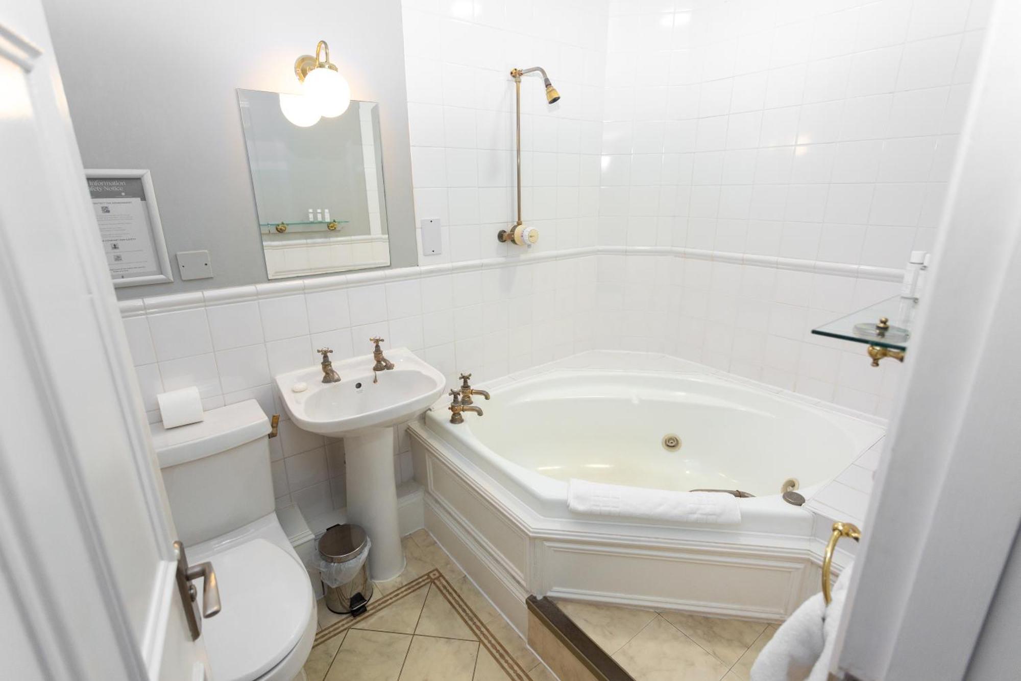 גלוסטר Hatton Court Hotel מראה חיצוני תמונה